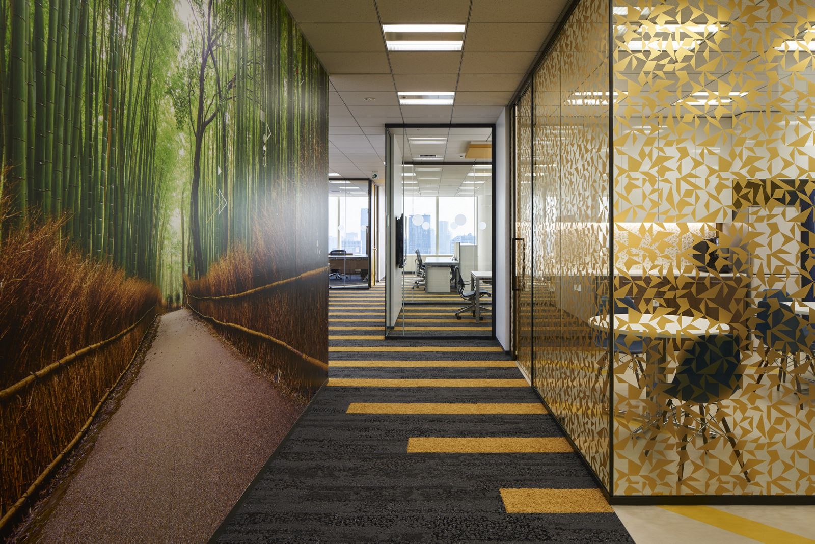 vách kính văn phòng đẹp 238