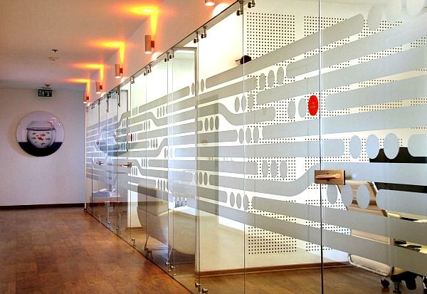 vách kính văn phòng đẹp 234