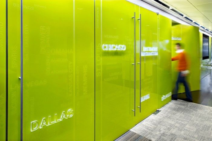 vách kính văn phòng đẹp 232