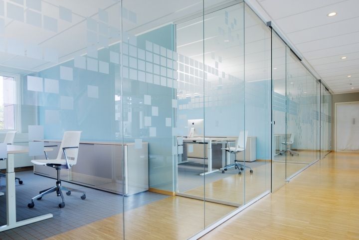 vách kính văn phòng đẹp 261