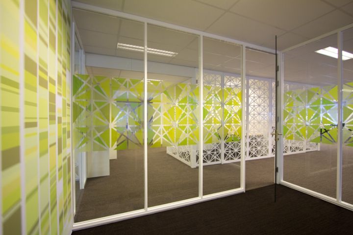 vách kính văn phòng đẹp 275