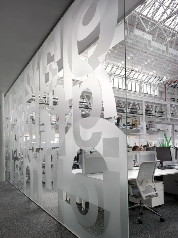 vách kính văn phòng đẹp 359