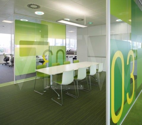 vách kính văn phòng đẹp 428