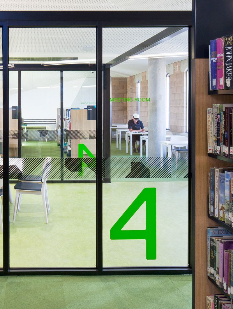 vách kính văn phòng đẹp 434