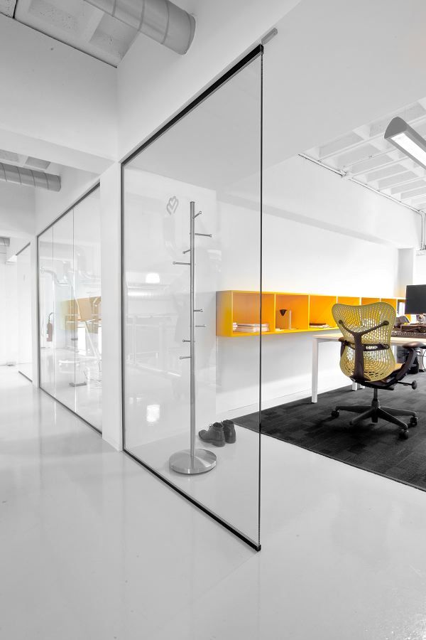 vách kính văn phòng đẹp 440